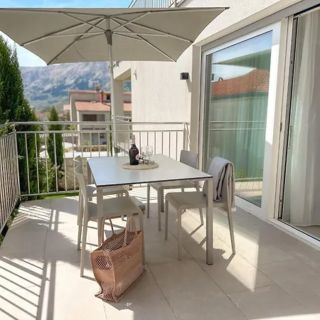 Apartment Baska, Exklusive Mit Poolarea In Baska, Krk - Kroatien *