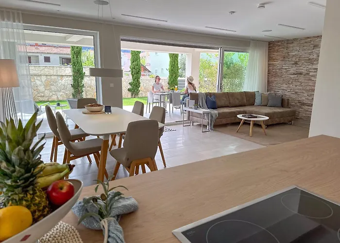 Apartment Baska, Exklusive Mit Poolarea In Baska, Krk - Kroatien