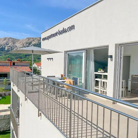 Apartment Baska, Exklusive Mit Poolarea In Baska, Krk - Kroatien Baška