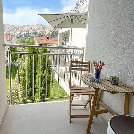 Apartment Baska, Exklusive Mit Poolarea In Baska, Krk - Kroatien